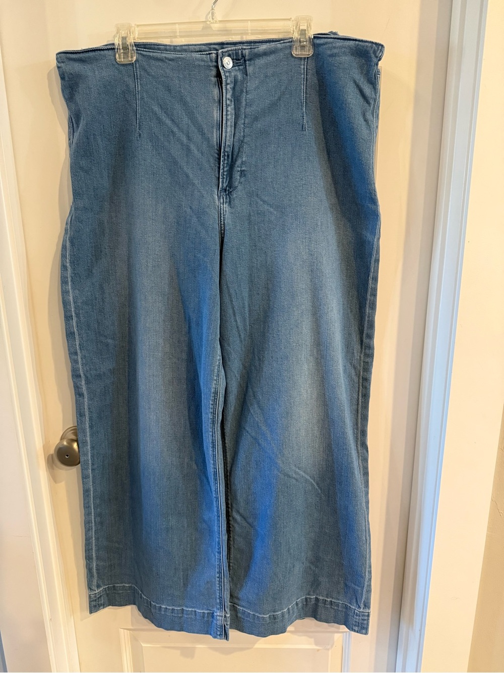 Women American Eagle Outfitters Medium Blue Wide Leg Jeans